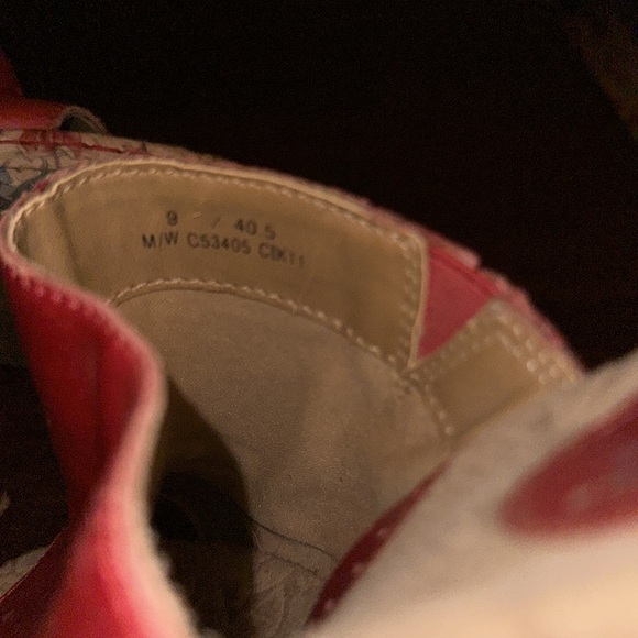 Born BOC red wedge 4inch cork heal with flower design. - Picture 5 of 7